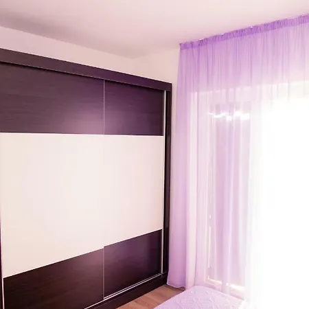 Apartment Split 아파트