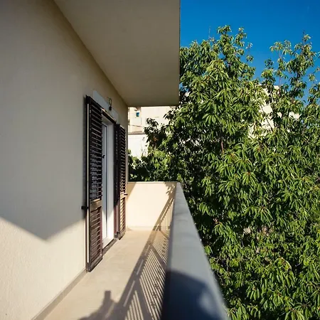 Apartment Split Split